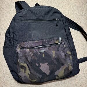 TUMI foldable camo (black and green) backpack GREAT CONDITION